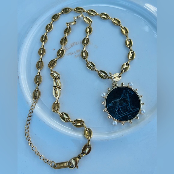 14K Gold plated chain with horse pendant ! - Picture 4 of 5